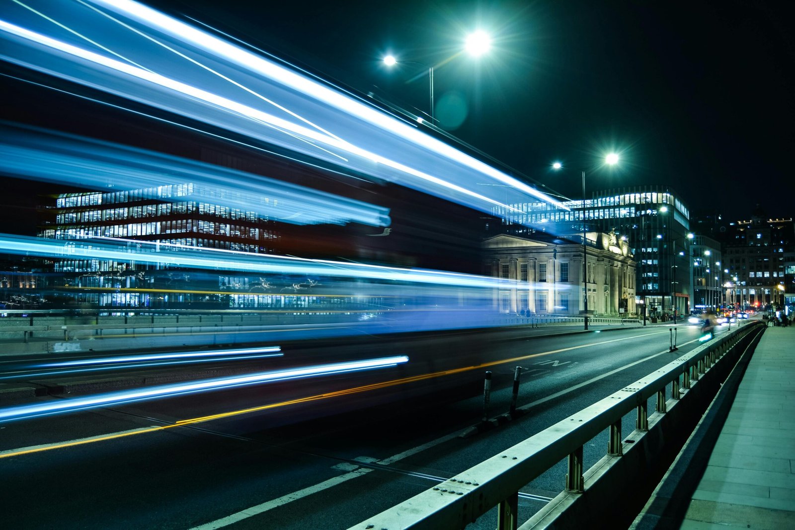 Augmented reality (AR) event navigation on a smartphone, showing personalized content at a London phygital MICE event in 2026.